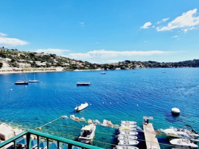 STUDIO AVEC COIN NUIT À LA LOCATION VIEUX VILLEFRANCHE-SUR-MER
