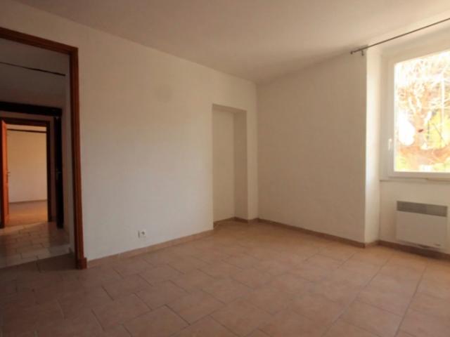 APPARTEMENT 3 PIÈCES - SAINT MARTIN DU VAR - PLACE DE SAINT MARTIN DU VAR 