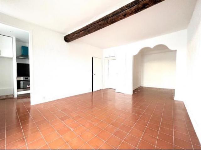 STUDIO AVEC COIN NUIT À LA LOCATION VIEUX VILLEFRANCHE-SUR-MER
