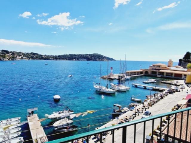 STUDIO AVEC COIN NUIT À LA LOCATION VIEUX VILLEFRANCHE-SUR-MER