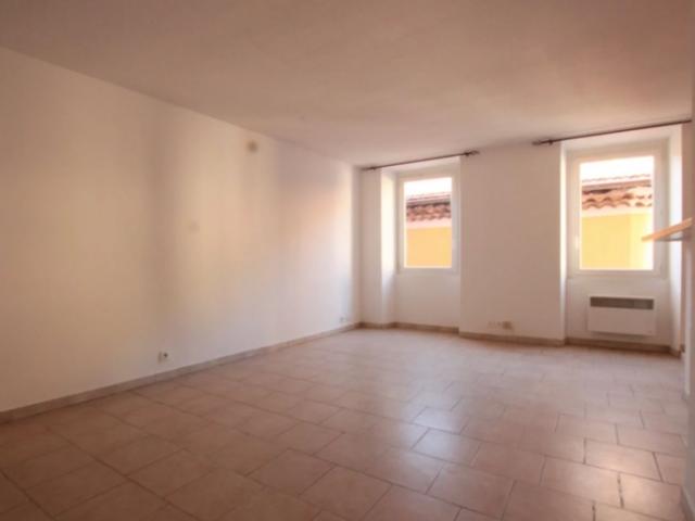 APPARTEMENT 3 PIÈCES - SAINT MARTIN DU VAR - PLACE DE SAINT MARTIN DU VAR 