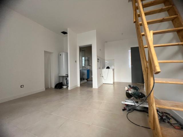 APPARTEMENT 2 PIÈCES EN DUPLEX  - VILLAGE DE LEVENS - RFFAIT À NEUF 
