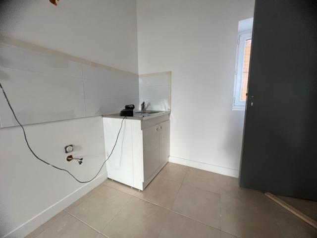 APPARTEMENT 2 PIÈCES EN DUPLEX  - VILLAGE DE LEVENS - RFFAIT À NEUF 